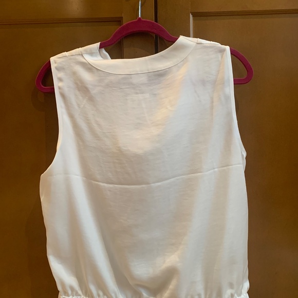 Women’s cowl neck sleeveless top. - Picture 2 of 4